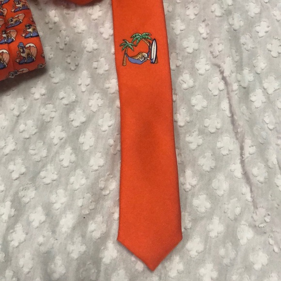 Tommy Hilfiger Orange Silk Tie Surfing Bulldogs - Picture 5 of 12
